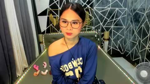 Snapshot of gen_luxs chatting on August 4, 10:45 pm ONLY GEN DONT FORGET TO PUT THUMBS UP online show from August 4, 10:45 pm