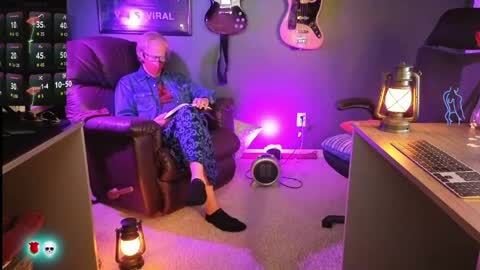 Snapshot of generalbliss chatting on May 27, 3:47 am generalbliss online show from May 27, 3:47 am