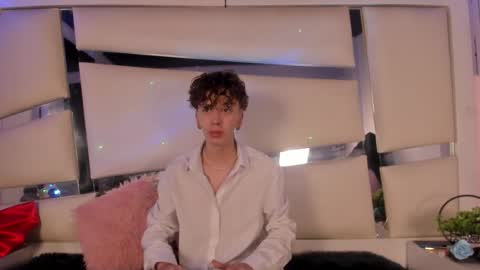 genesis_js online show from December 5, 4:54 am