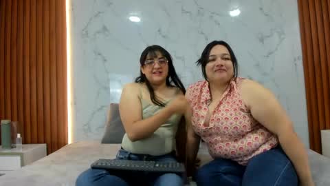 genesis_y_moon online show from May 31, 2:35 pm