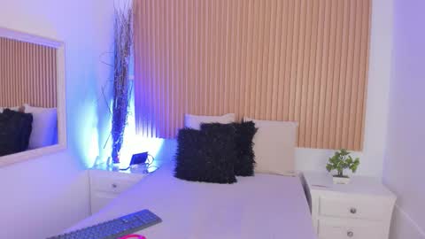     online show from February 25, 1:43 pm