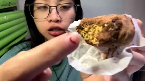 Yuki online show from February 15, 1:31 pm