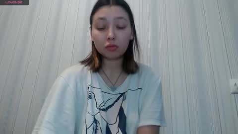 genev__ievee online show from January 19, 8:51 am