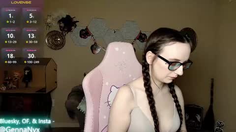 Snapshot of gennanyx chatting on October 23, 5:51 am Genna Nyx online show from October 23, 5:51 am