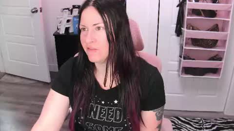 Snapshot of gennyrock chatting on July 4, 3:29 pm Genny Rock and online show from July 4, 3:29 pm