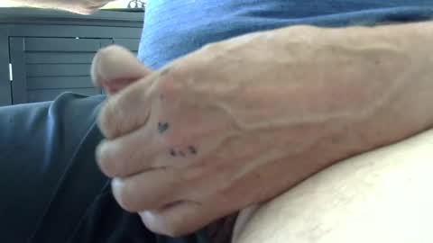 Snapshot of gent063 chatting on July 13, 5:16 pm gent063 online show from July 13, 5:16 pm