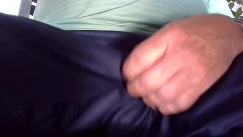 Snapshot of gent063 chatting on July 29, 1:09 pm gent063 online show from July 29, 1:09 pm