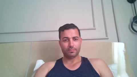Snapshot of genteldevil chatting on April 2, 2:58 pm genteldevil online show from April 2, 2:58 pm