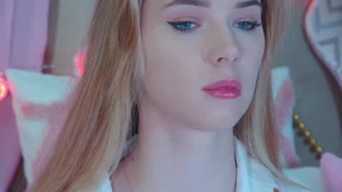 Snapshot of gentlerossi chatting on January 15, 3:18 pm GentleRossi online show from January 15, 3:18 pm