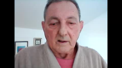 Snapshot of georg1412 chatting on February 10, 2:43 pm georg1412 online show from February 10, 2:43 pm