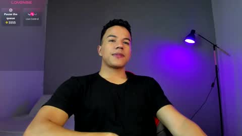 Snapshot of george_cams1 chatting on October 8, 7:17 am Jorge online show from October 8, 7:17 am