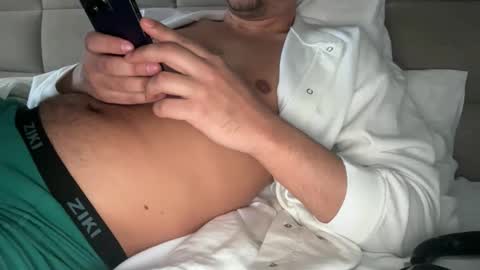 GEORGECLOONEYSON online show from February 11, 2:22 pm