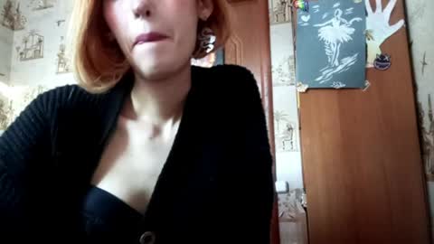 Snapshot of georgianahaeussler chatting on June 2, 3:36 pm Ellie online show from June 2, 3:36 pm