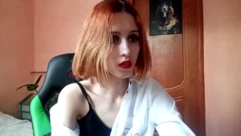 Snapshot of georgianahaeussler chatting on June 11, 3:54 pm Ellie online show from June 11, 3:54 pm