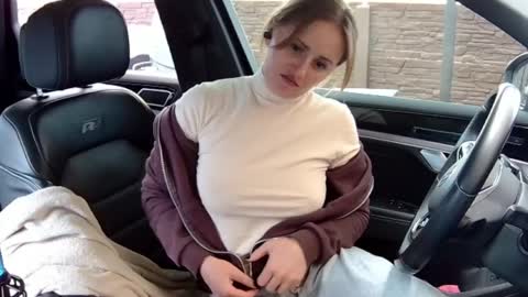 Melissa online show from April 21, 1:50 pm
