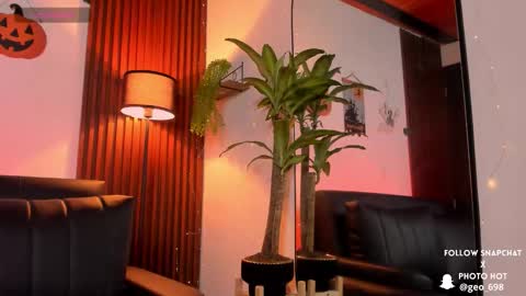 Snapshot of georgina_caruso chatting on October 19, 4:57 am Georgina Caruso online show from October 19, 4:57 am