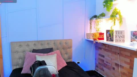 Georgina Coule online show from December 24, 12:00 pm