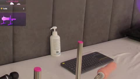 Kendal  online show from December 24, 12:55 am