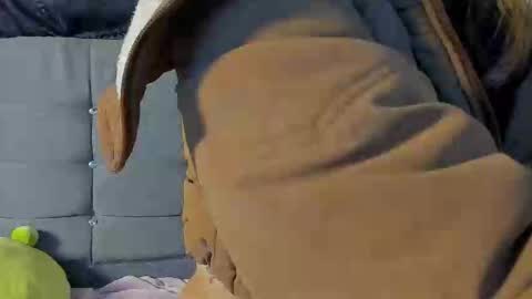 geraldinesuaan online show from December 16, 6:57 pm