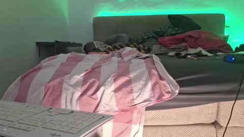 A  A online show from January 15, 1:56 am