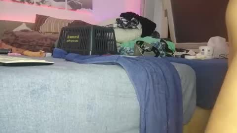 A  A online show from January 25, 1:54 am