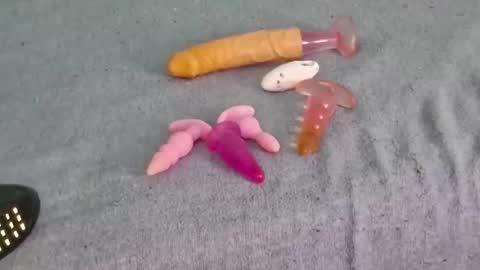 A  A online show from February 1, 5:07 am