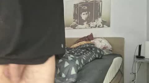 A  A online show from October 20, 7:14 pm