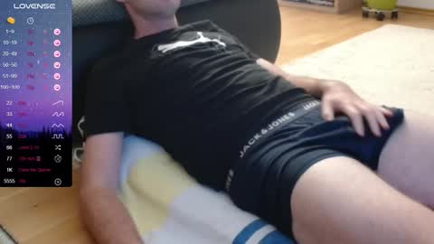 Snapshot of germanpenis90 chatting on September 19, 9:26 pm Nick online show from September 19, 9:26 pm