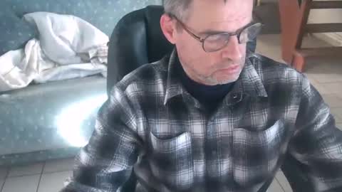 Snapshot of geronemo62 chatting on February 14, 9:39 am geronemo62 online show from February 14, 9:39 am