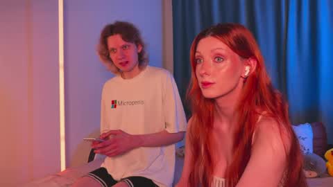Snapshot of gethigh_ chatting on June 6, 8:35 pm Liz and Mark online show from June 6, 8:35 pm