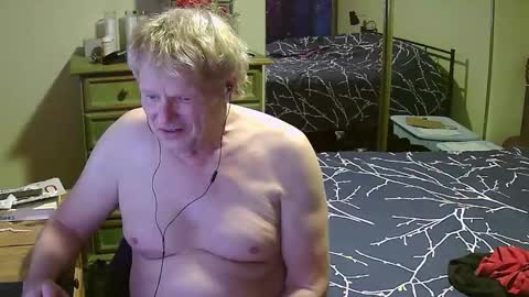 Snapshot of gethyn chatting on February 22, 10:07 am Gethyn online show from February 22, 10:07 am