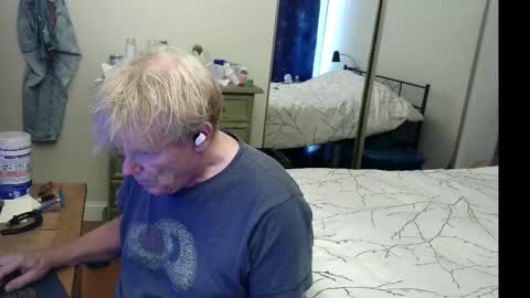 Snapshot of gethyn chatting on October 4, 7:01 pm Gethyn online show from October 4, 7:01 pm