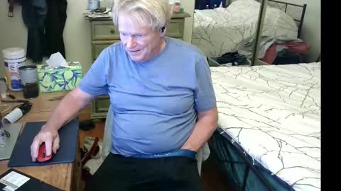 Snapshot of gethyn chatting on October 16, 8:26 am Gethyn online show from October 16, 8:26 am