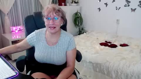 Ghertrudequeen online show from October 13, 3:39 am