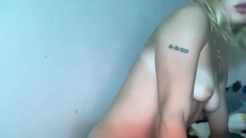 Snapshot of ghostbabie chatting on September 25, 2:15 am ghostbabie online show from September 25, 2:15 am