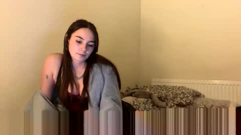 Snapshot of ghostpetal chatting on October 10, 12:42 am ghostpetal online show from October 10, 12:42 am