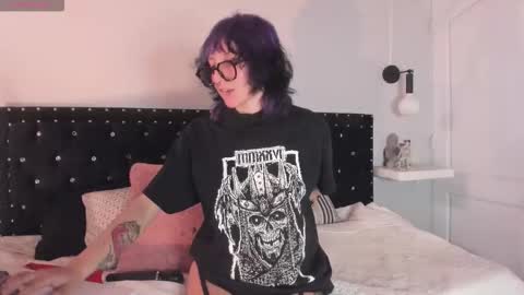 Allison  online show from February 3, 8:14 pm