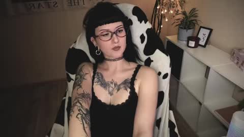Snapshot of ghoticspectre chatting on April 24, 4:42 pm ghoticspectre online show from April 24, 4:42 pm