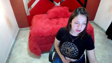 Snapshot of gia_atm chatting on February 10, 6:03 pm Gia atm online show from February 10, 6:03 pm
