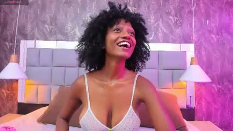 gia_bell online show from June 22, 1:08 pm