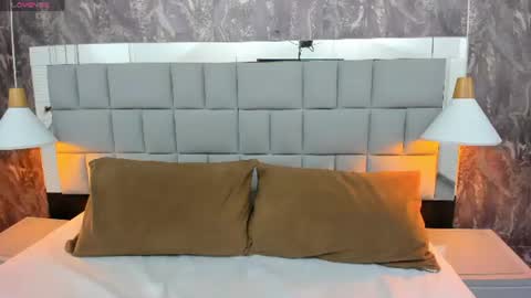 gia_bell online show from June 25, 1:48 pm