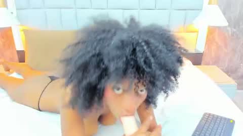 gia_bell online show from July 14, 2:23 pm