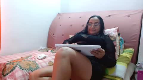 Snapshot of gia_nahomi chatting on January 16, 9:51 pm nahomi online show from January 16, 9:51 pm