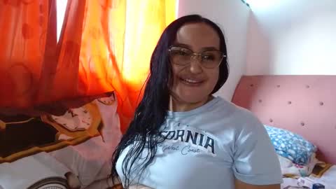 Snapshot of gia_nahomi chatting on February 5, 8:57 pm nahomi online show from February 5, 8:57 pm