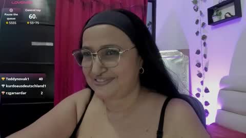 Snapshot of gia_nahomi chatting on September 25, 12:58 am nahomi online show from September 25, 12:58 am