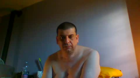 Snapshot of giaco1982 chatting on June 25, 5:07 am samuel online show from June 25, 5:07 am