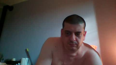 Snapshot of giaco1982 chatting on August 2, 5:50 am samuel online show from August 2, 5:50 am