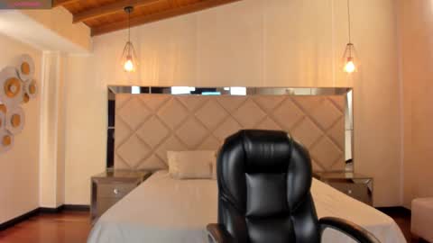 Gia Ferrera online show from January 8, 7:27 pm