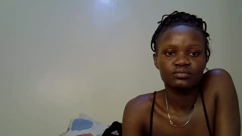 Snapshot of gianna_012 chatting on October 11, 10:25 am ENNY online show from October 11, 10:25 am