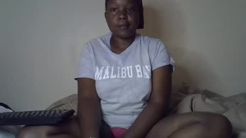 Snapshot of giannah01 chatting on November 9, 5:28 am Giannah online show from November 9, 5:28 am